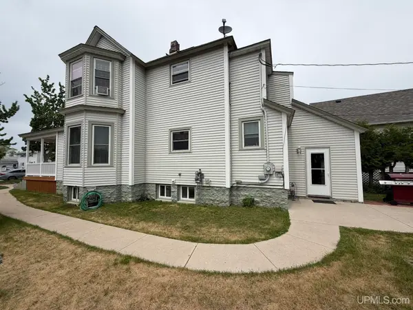 210 N 13th, Escanaba, MI 49829