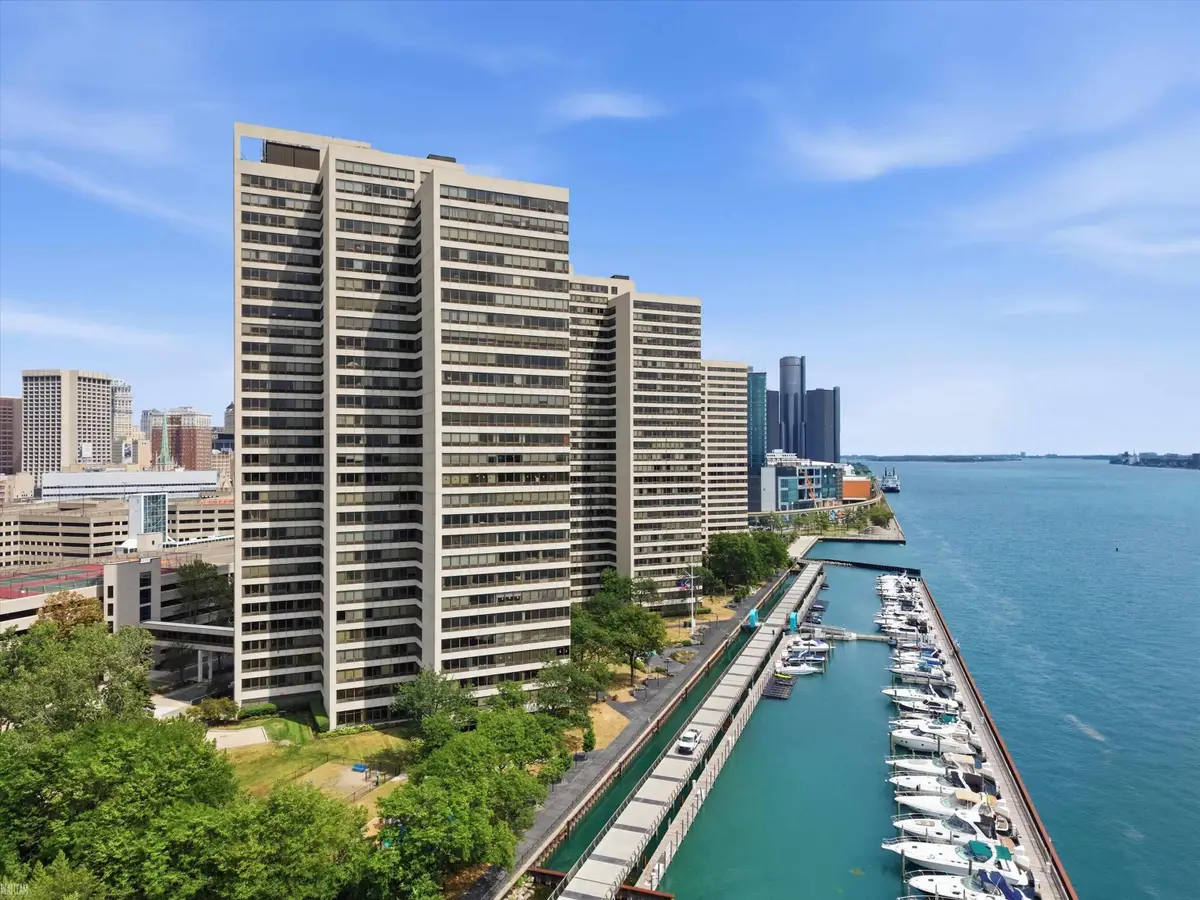 1001 Jefferson #1J, Detroit, MI 48226 - #1