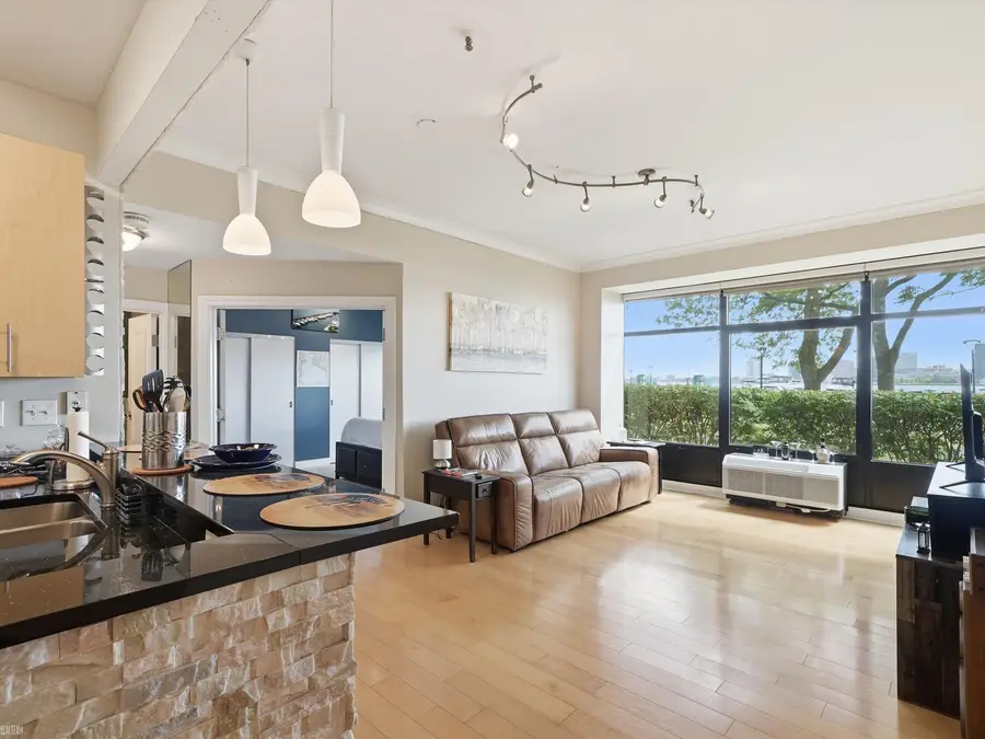 1001 Jefferson #1J, Detroit, MI 48226 - #3