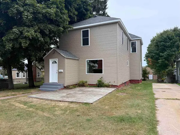 124 W Onota, Munising, MI 49862
