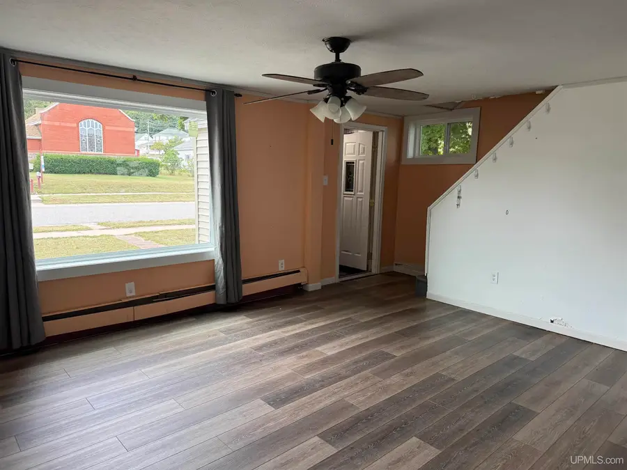 124 W Onota, Munising, MI 49862 - #2