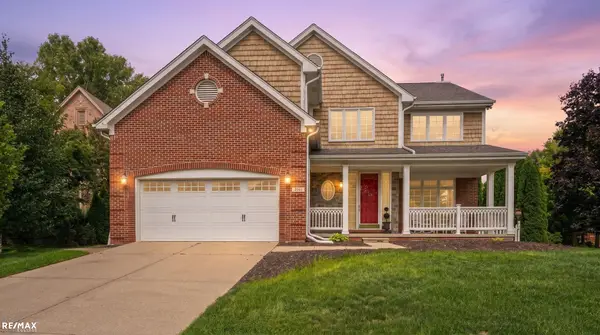 1357 Kentfield Dr, Rochester, MI 48307