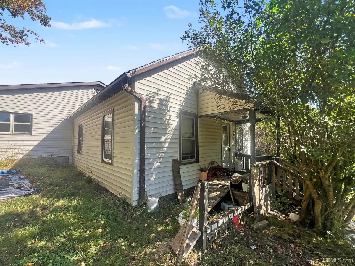 106 3rd, Crystal Falls, MI 49920 - #1