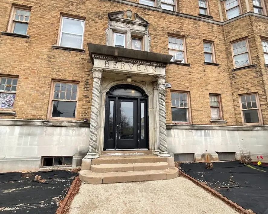 318 W 2nd, Flint, MI 48502 - #2