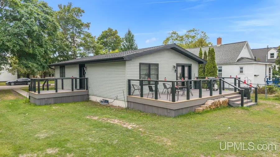 510 Minnesota, Gladstone, MI 49837 - #2