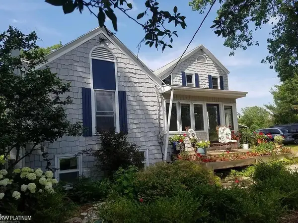 7571 Us Hwy 12, Three Oaks, MI 49128