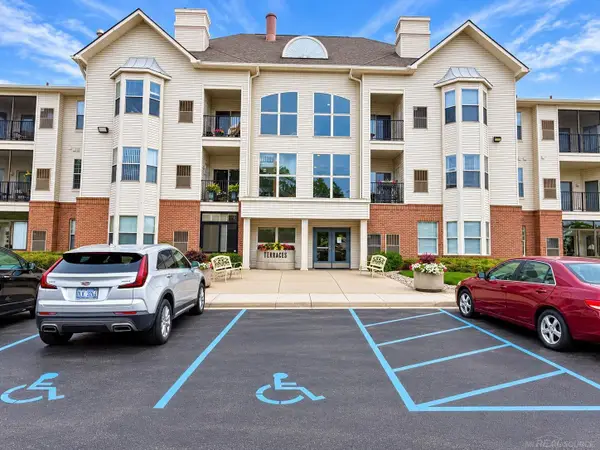 39196 Hayes, Clinton Township, MI 48038