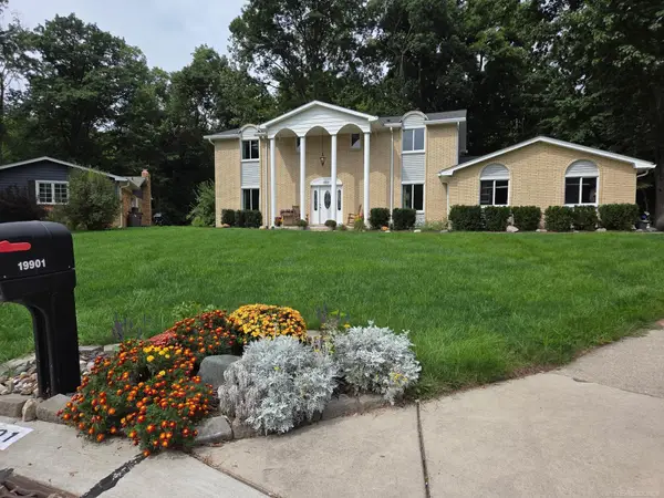 19901 S Riverhill Drive, Clinton Township, MI 48036