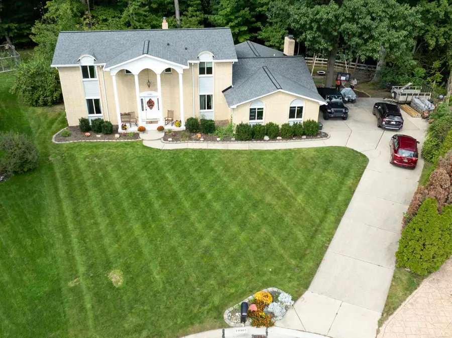 19901 S Riverhill Drive, Clinton Township, MI 48036 - #2