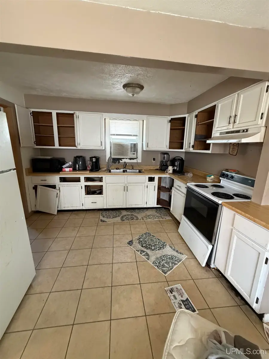 804 Superior, Gladstone, MI 49837 - #2