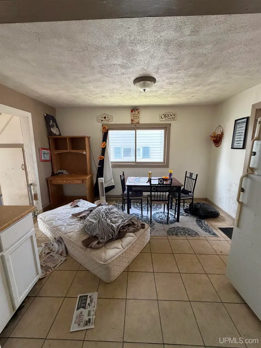 804 Superior, Gladstone, MI 49837 - #3