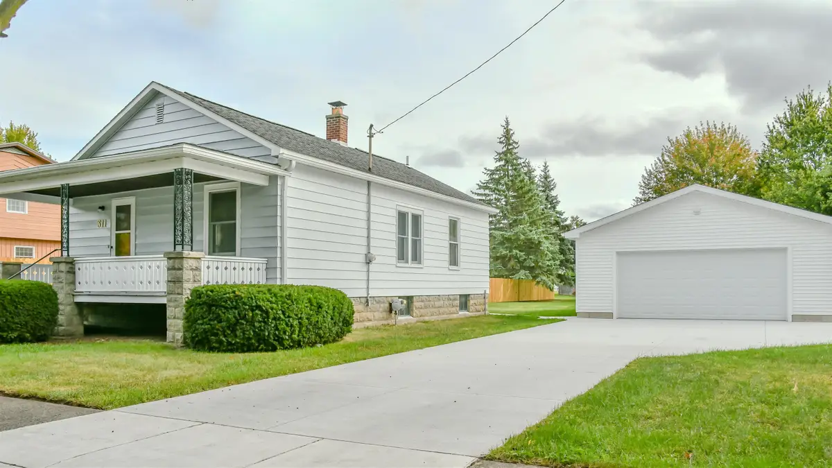 311 Caroline, Essexville, MI 48732 - #1