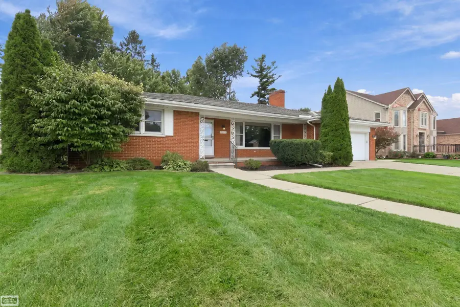 25445 Graceland, Dearborn Heights, MI 48125 - #3