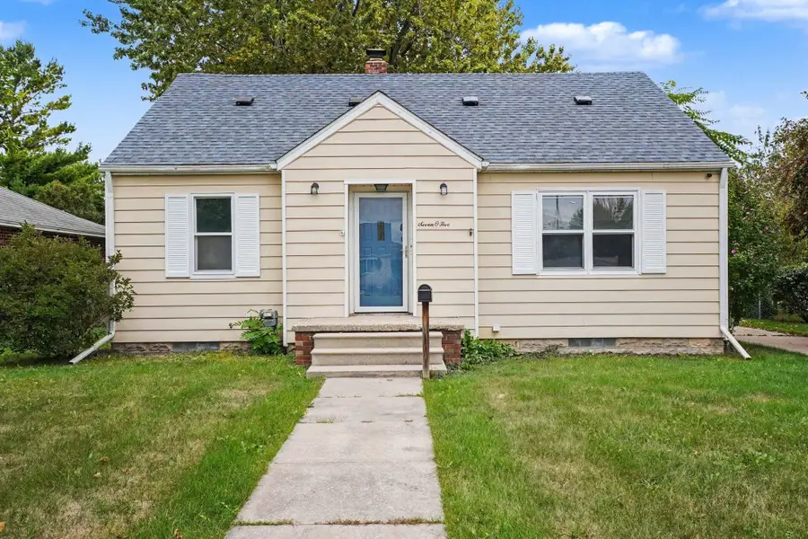 705 S Hampton, Bay City, MI 48708 - #2