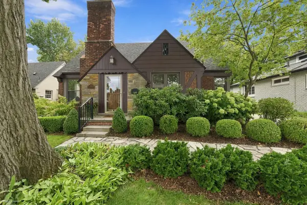1595 Ford, Grosse Pointe, MI 48236