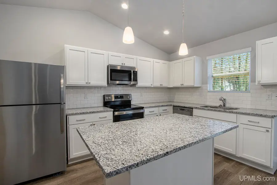 W5859 Springview, Norway, MI 49870 - #2