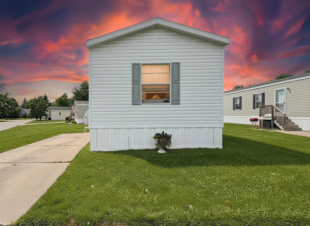 138 Applewood, Columbus, MI 48063 - #1