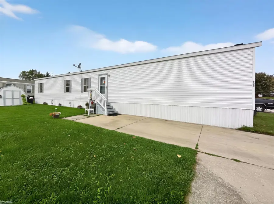 138 Applewood, Columbus, MI 48063 - #3