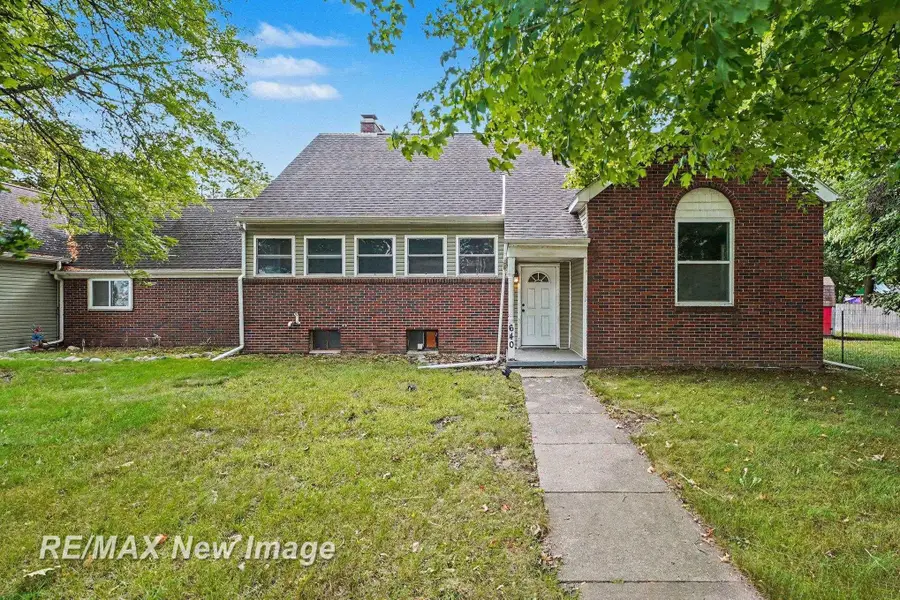 640 E Saginaw, Breckenridge, MI 48615 - #3