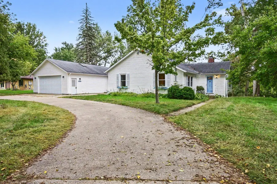 2805 Chippewa, Midland, MI 48640 - #2