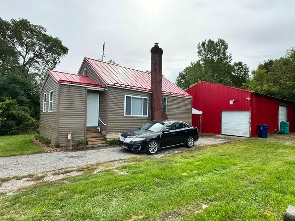 914 E Carpenter, Flint, MI 48505