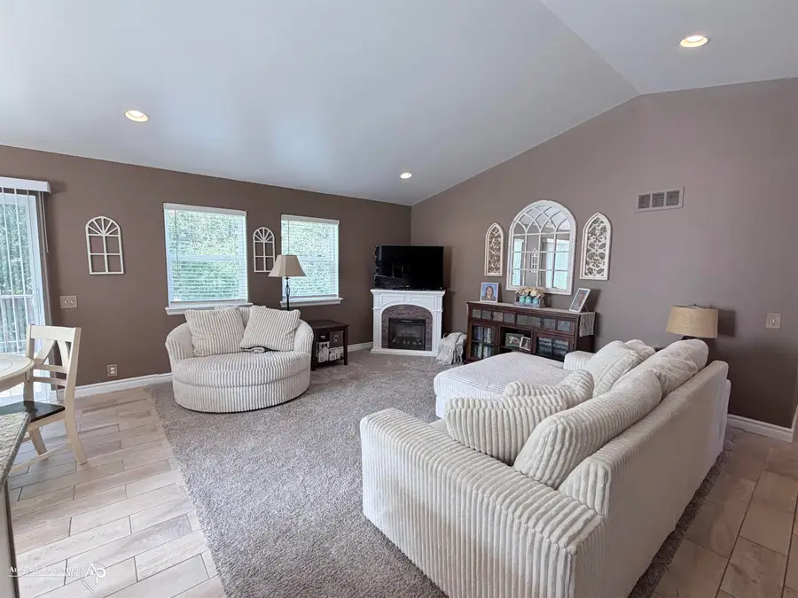 5118 Redwood, Grand Blanc, MI 48439 - #3