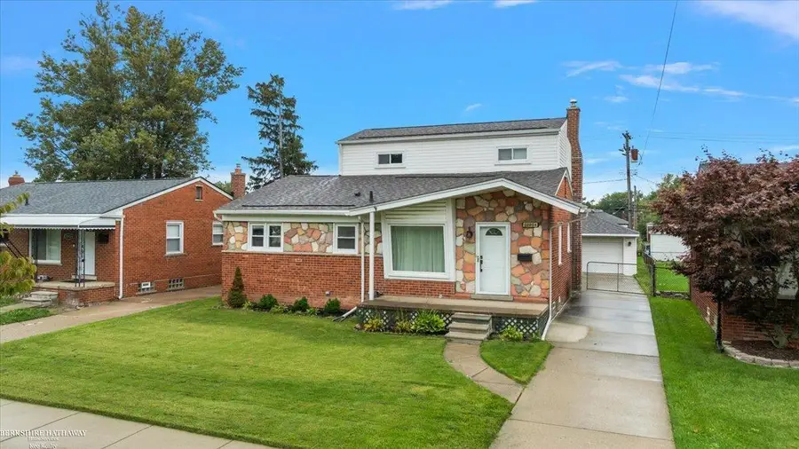 28924 Hughes, Saint Clair Shores, MI 48081 - #3