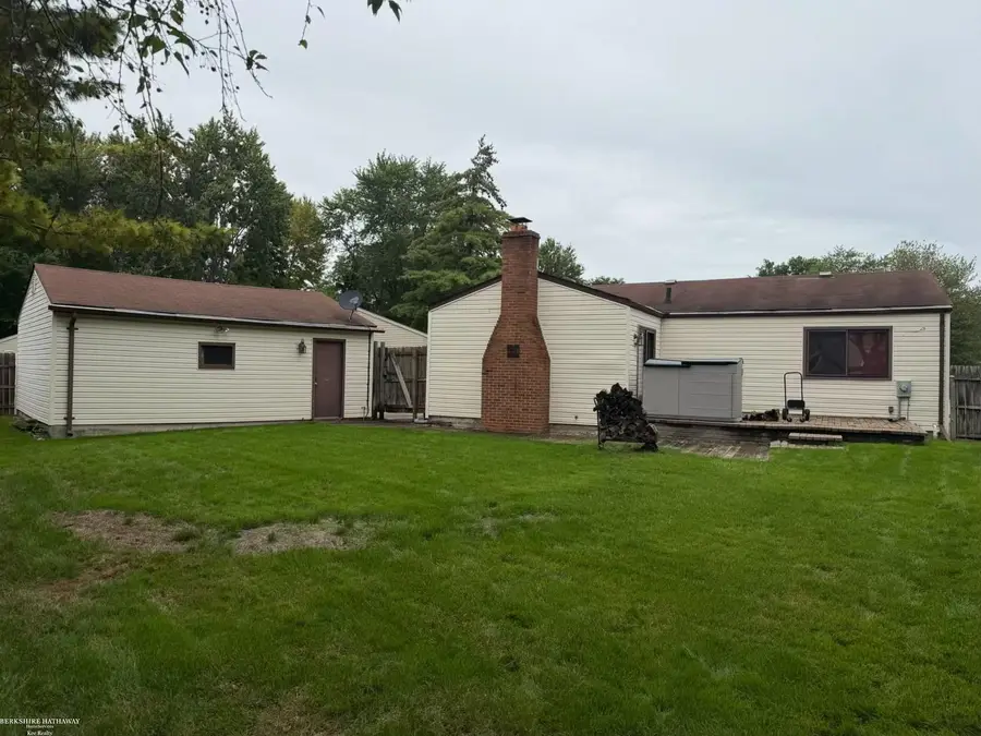 16079 Touraine, Clinton Township, MI 48038 - #2