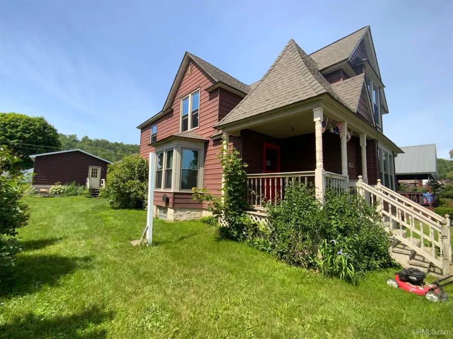 113 W Onota, Munising, MI 49862 - #2