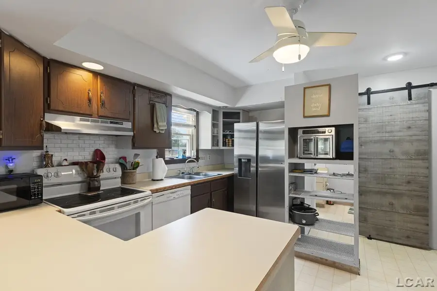 121 S King, Brooklyn, MI 49230 - #3