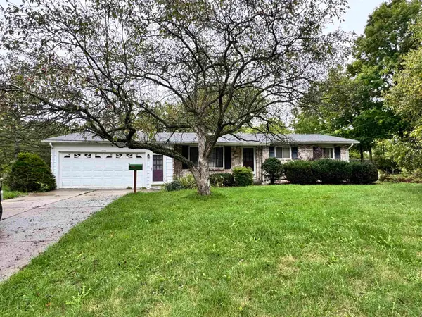 3306 Woodvalley, Flushing, MI 48433