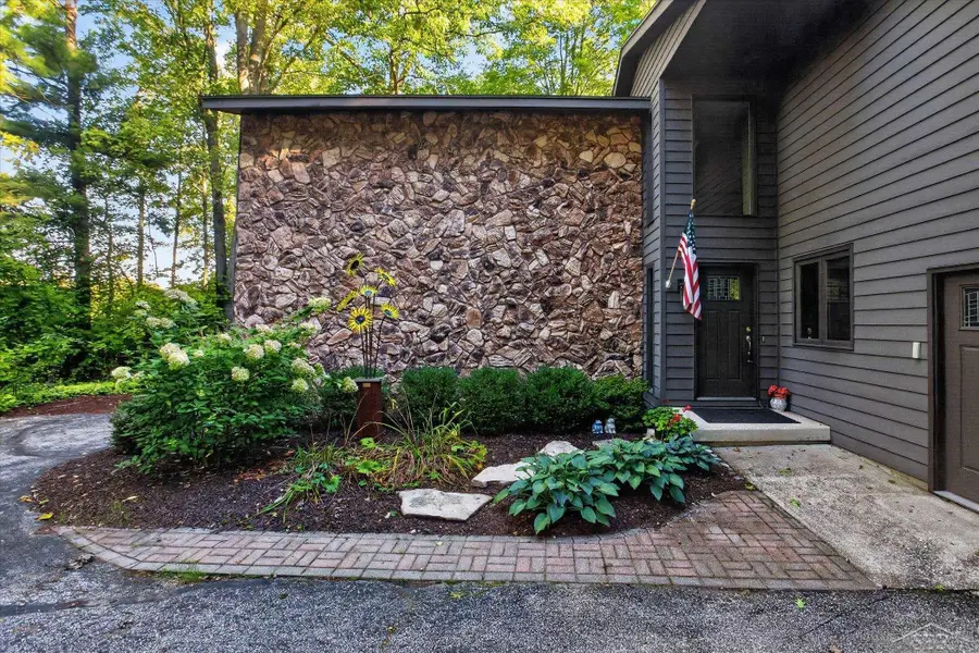 3812 Woodside, Midland, MI 48640 - #3