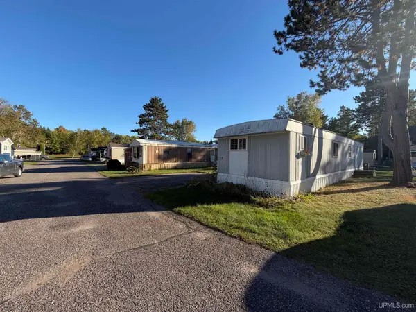 W3905 Pine Mountain, Iron Mountain, MI 49801