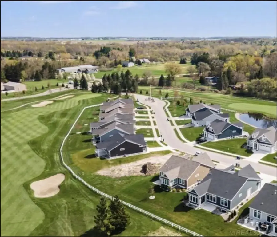 4219 Village Green, Freeland, MI 48623 - #3