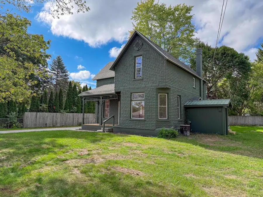 207 W Washington, Coleman, MI 48618 - #2