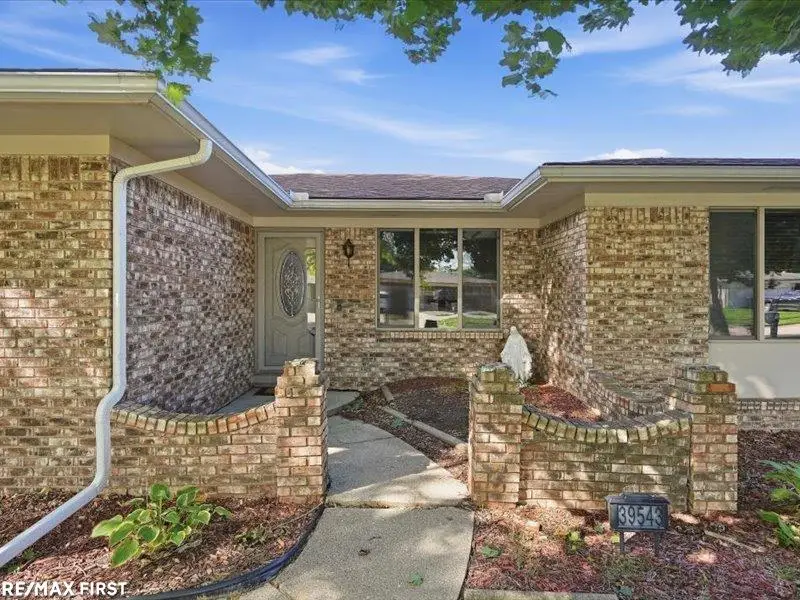 39543 Edgemont, Sterling Heights, MI 48310 - #3