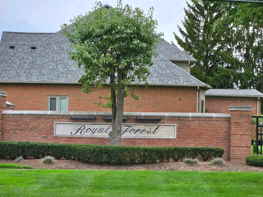 52380 Royal Forest, Shelby, MI 48315 - #3