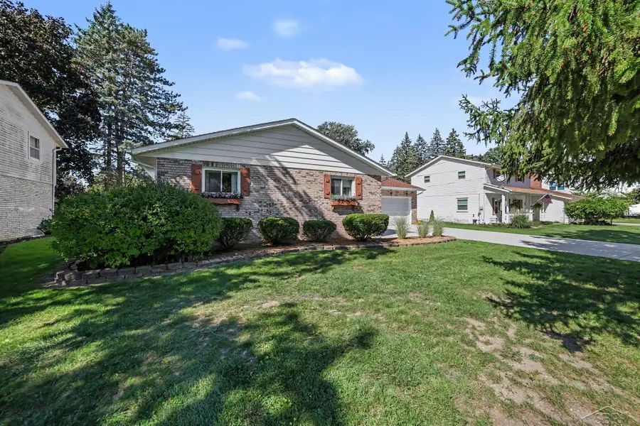 1445 Vancouver, Saginaw, MI 48638 - #2