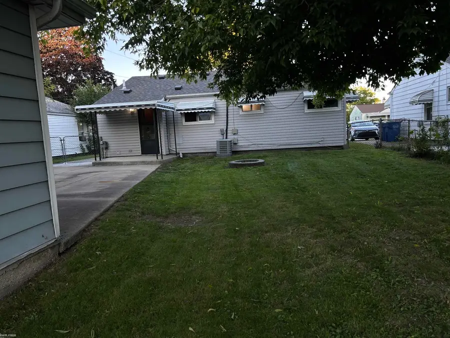 25193 Rosenbusch, Warren, MI 48089 - #2