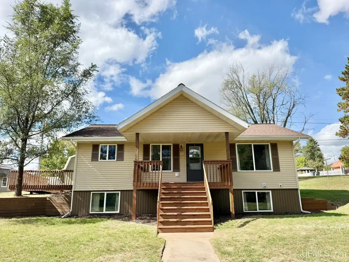 216 Parkway, Kingsford, MI 49802 - #1
