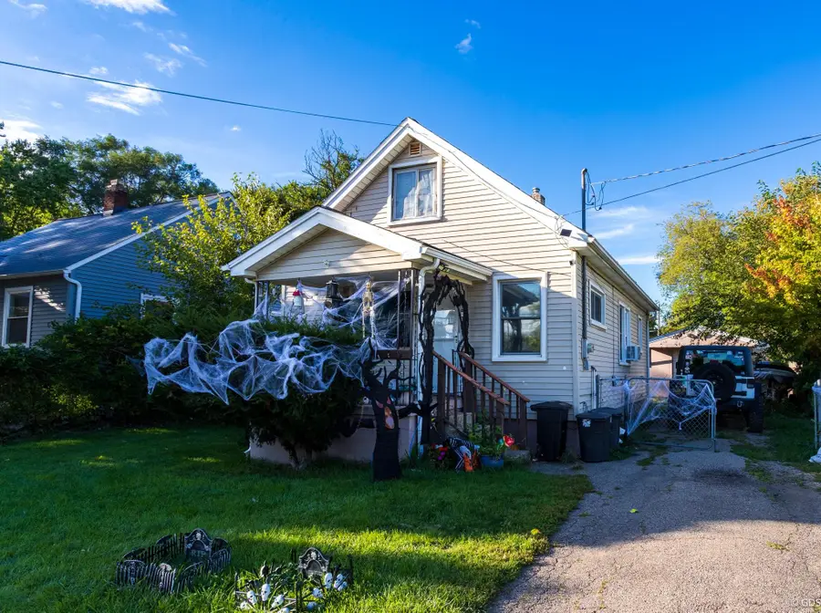 1497 Connell, Burton, MI 48529 - #3