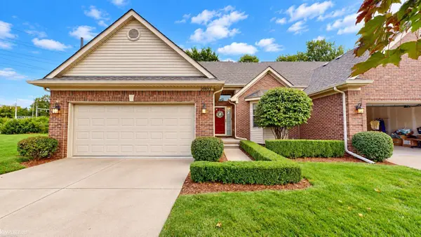 20833 Belclare #11, Macomb, MI 48044