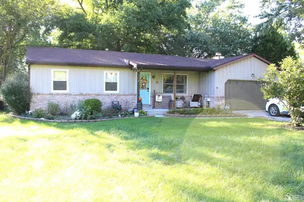 9919 Minx Rd, Temperance, MI 48182