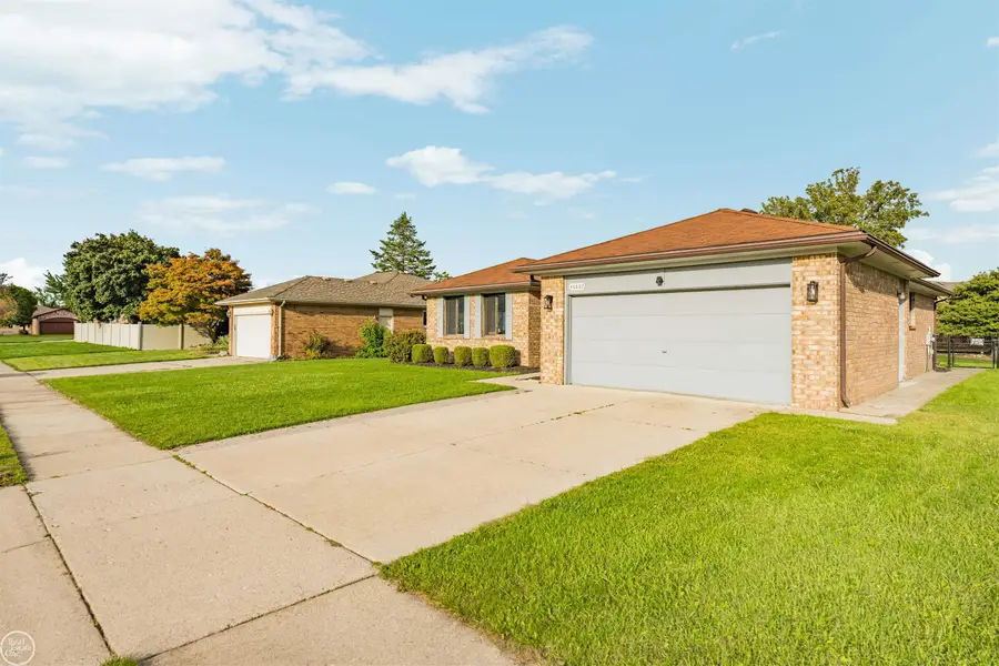 40802 Karen, Clinton Township, MI 48038 - #3