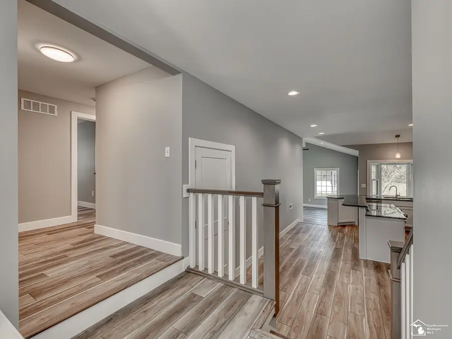 4960 Evergreen, Monroe, MI 48161 - #3