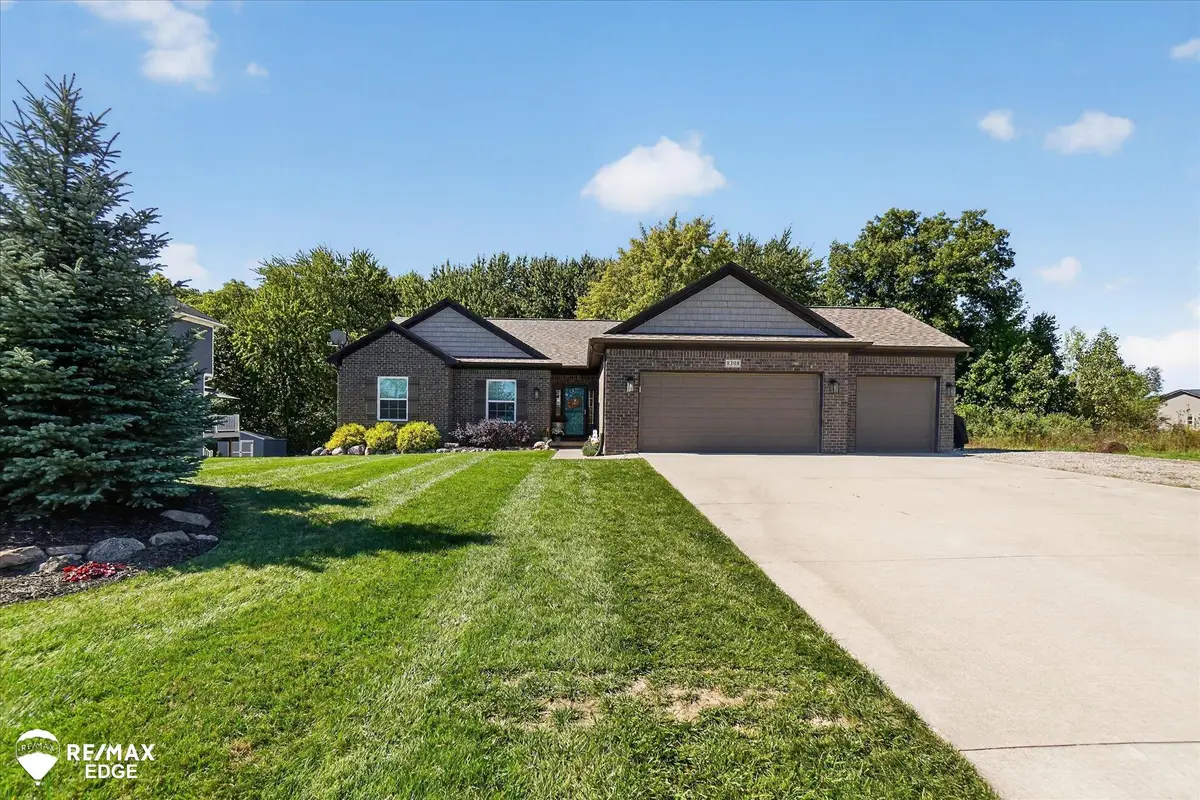 8308 Peninsula, Grand Blanc, MI 48439 - #1