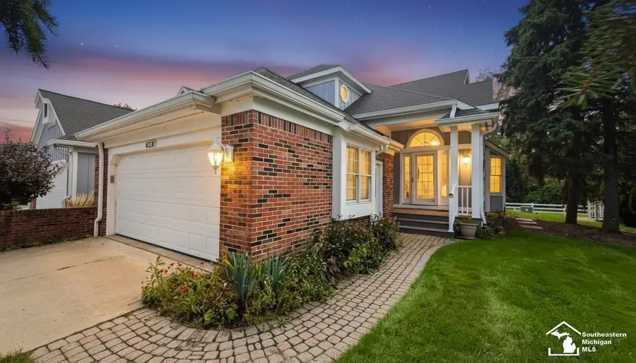 204 Meadowlands, Monroe, MI 48161 - #3
