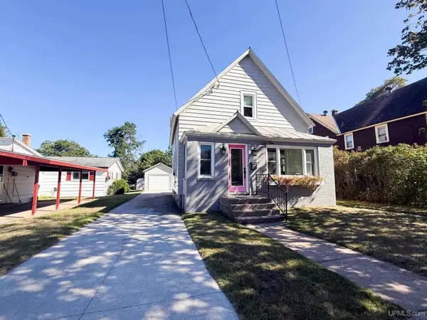 1306 2nd, Marquette, MI 49855