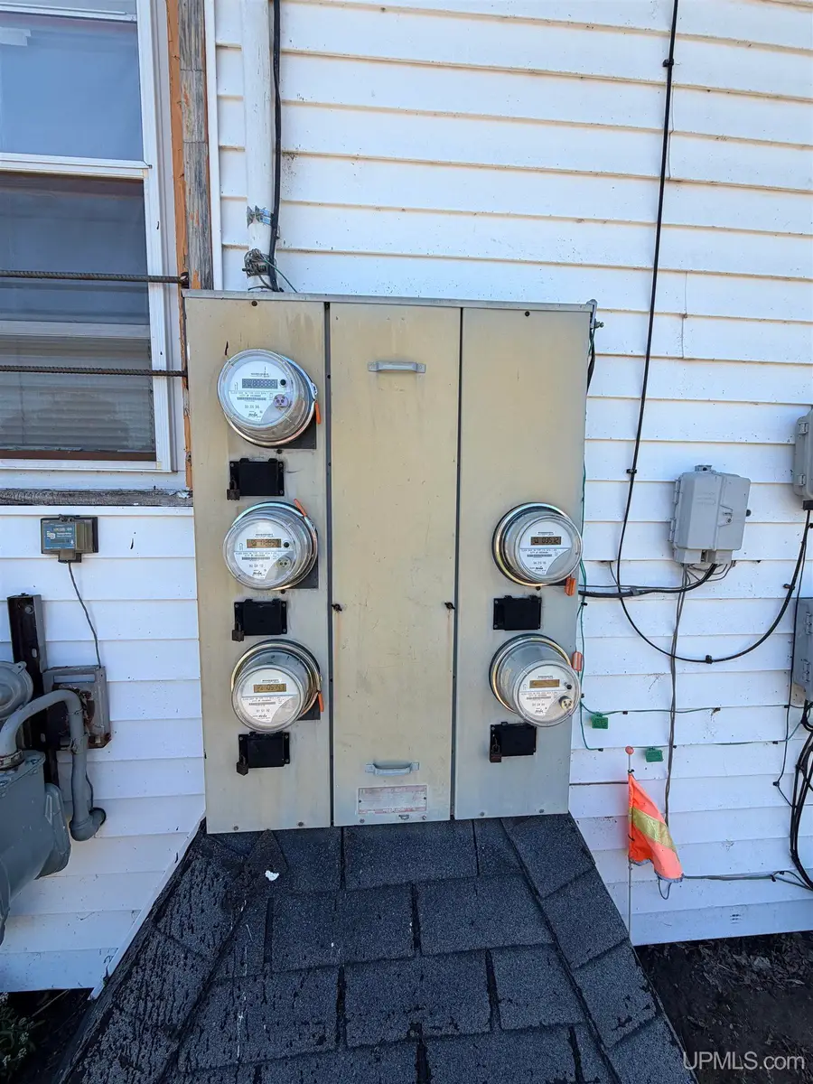 801 S 1st, Escanaba, MI 49829 - #3