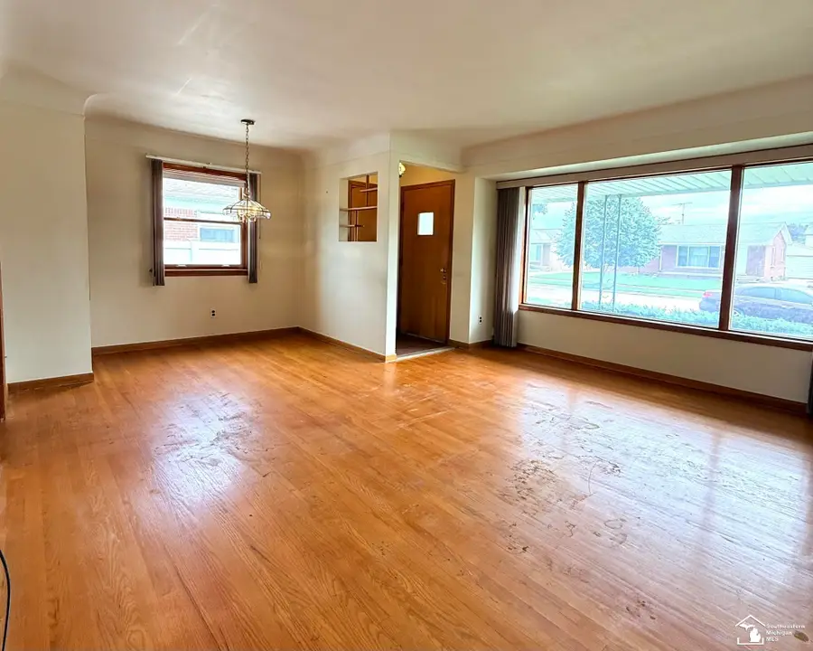 1570 Pinetree, Trenton, MI 48183 - #3
